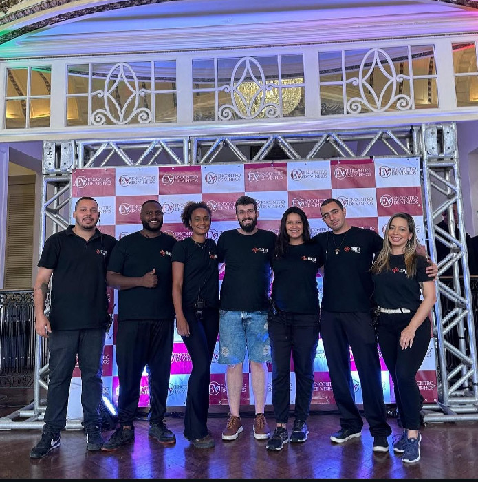 Equipe Malta Produções em operação no Encontro de Vinhos